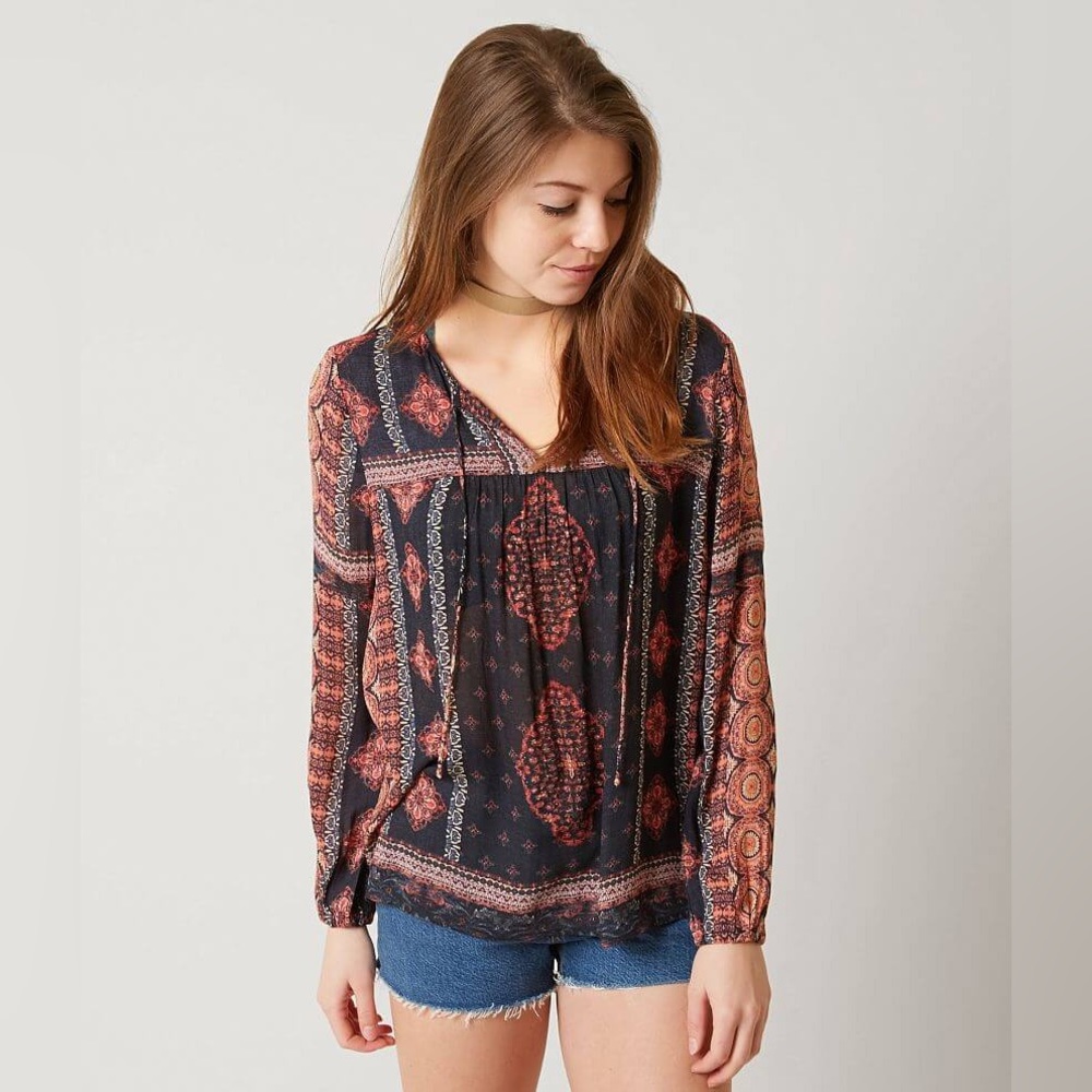 Lucky brand pheasant top with tie at collar